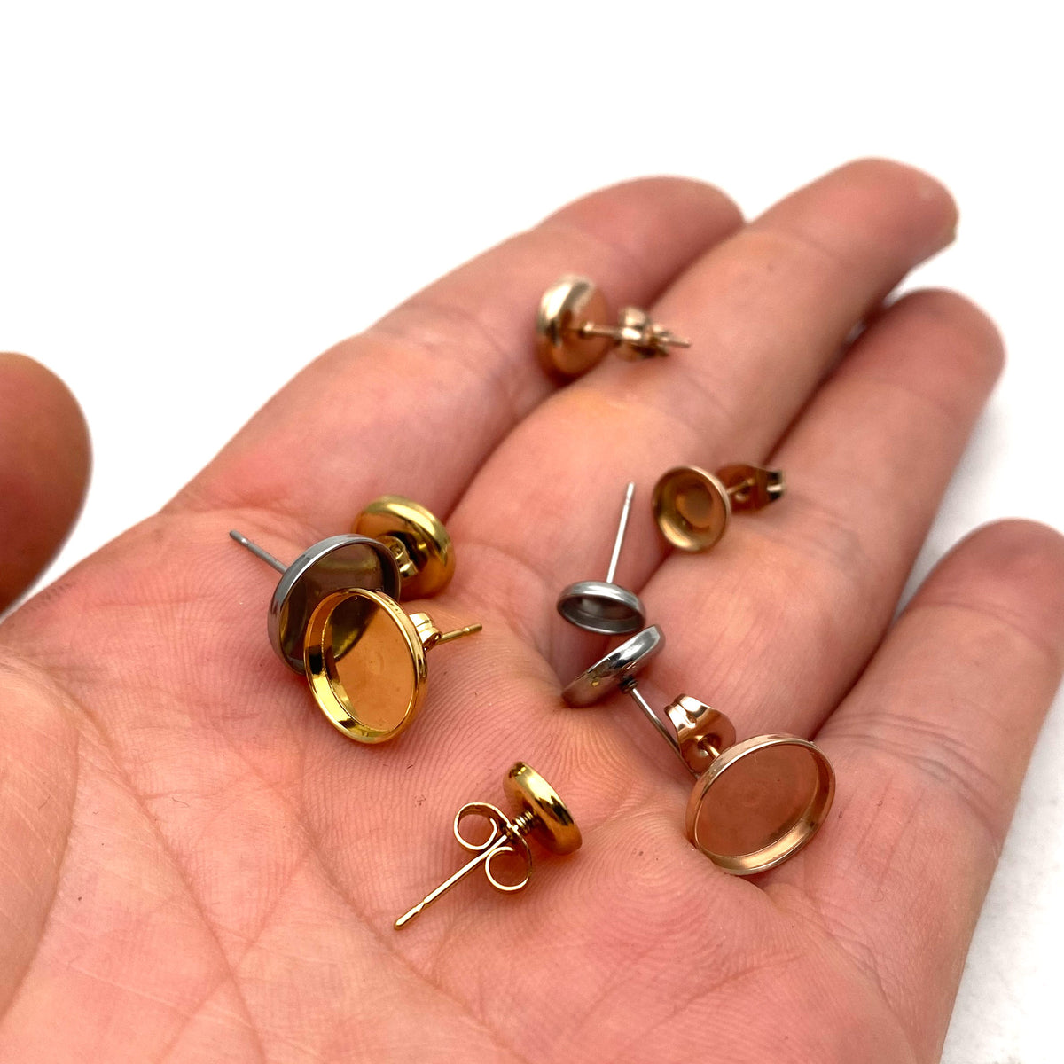 100pcs ROUND Edged DEEP 18k Gold plated Stainless Steel Earring Posts Studs Settings Bezels Cabochons Tacks Thin Bezel 6/8/10mm inner