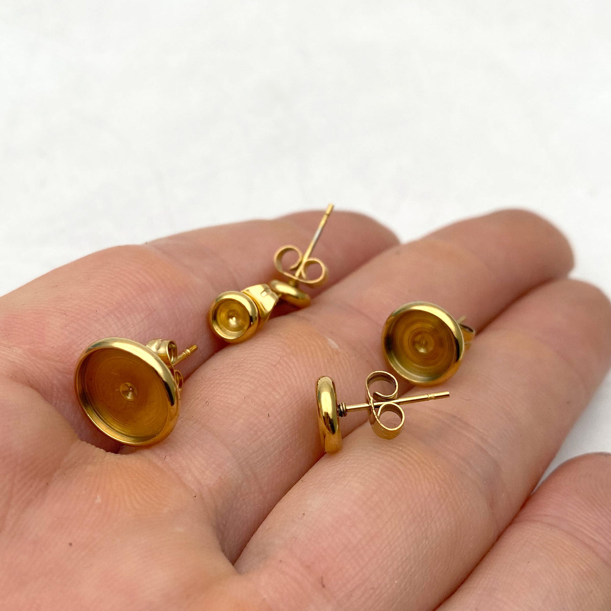 100pcs ROUND Edged 18k Gold Rose plated Stainless Steel Earring Posts Studs Settings Bezels Cabochons Tacks Thick Bezel 4/6/8/10mm inner